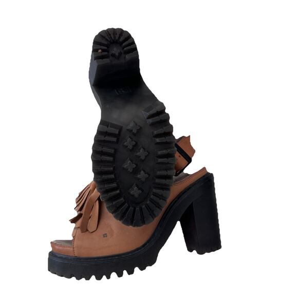 Dr. Martens Seraphina Slingback Kiltie Lug Sole Sandal Womens 7 Tassle Platform - Picture 5 of 10